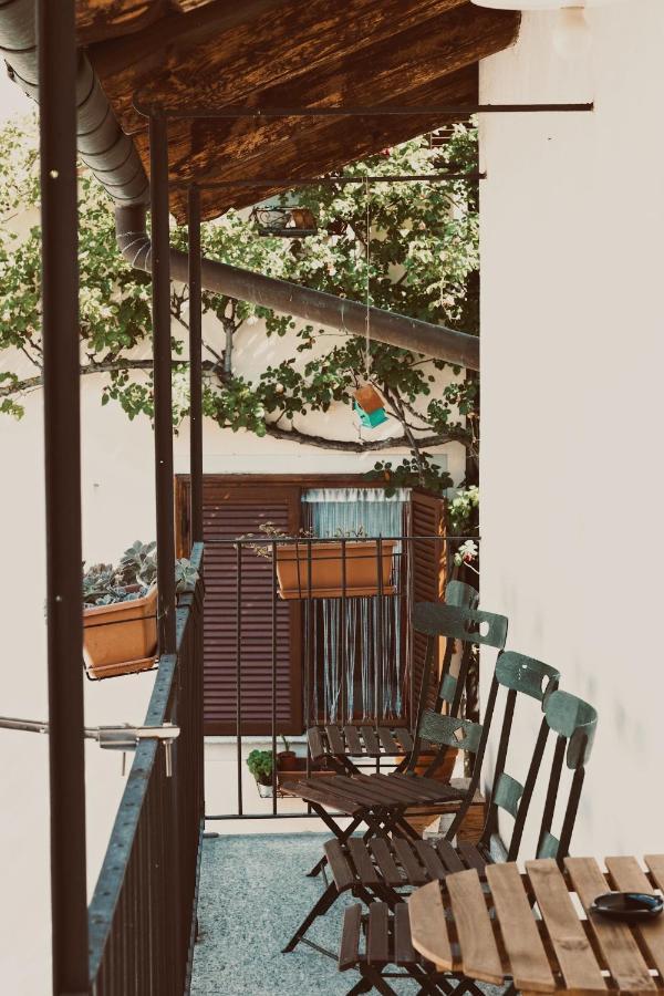 Casa Lobe - Charming Apartment In Village Centre La Morra Exterior photo