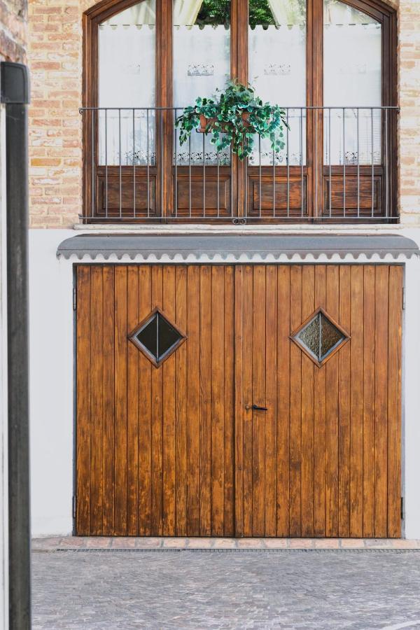 Casa Lobe - Charming Apartment In Village Centre La Morra Exterior photo