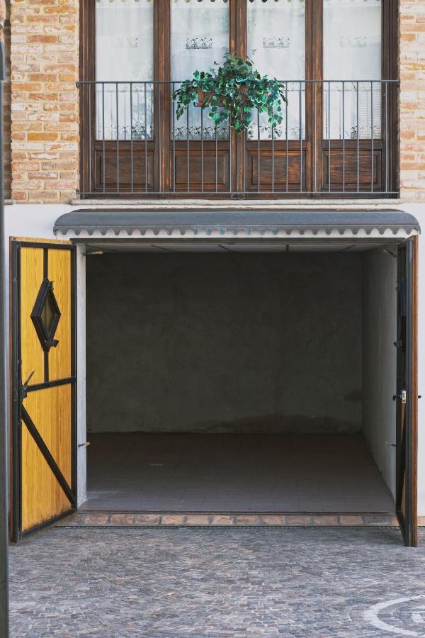Casa Lobe - Charming Apartment In Village Centre La Morra Exterior photo